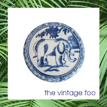 Load image into Gallery viewer, Elephant Pedestal
