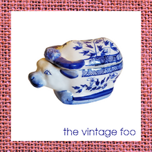 Load image into Gallery viewer, Blue and White Bull