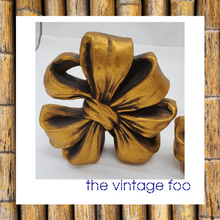 Load image into Gallery viewer, Gold Bow Bookends