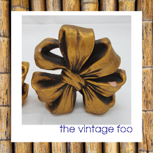 Load image into Gallery viewer, Gold Bow Bookends