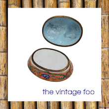 Load image into Gallery viewer, Painted Dog Trinket Box