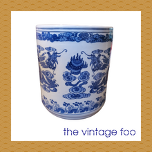 Load image into Gallery viewer, Blue and White Dragon Pot
