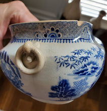 Load image into Gallery viewer, Blue and White Chinoiserie Pot
