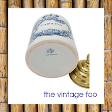 Load image into Gallery viewer, Delft Carolina Jar with Lid
